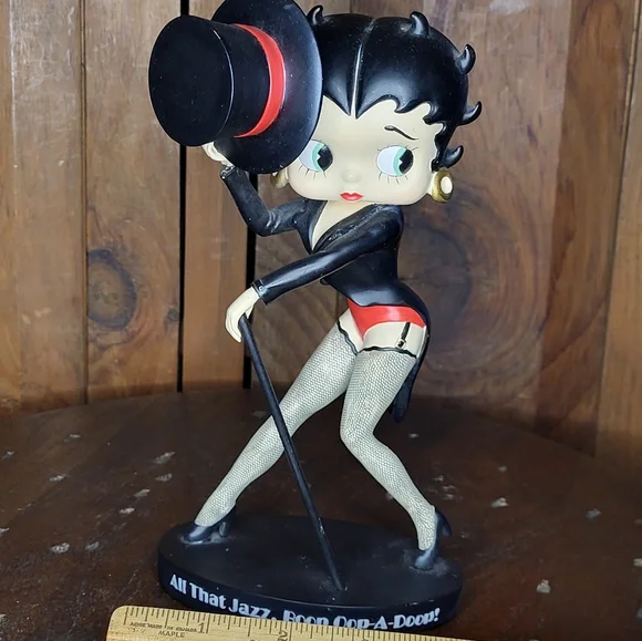Betty Boop Collectible Figurine - Picture 7 of 9